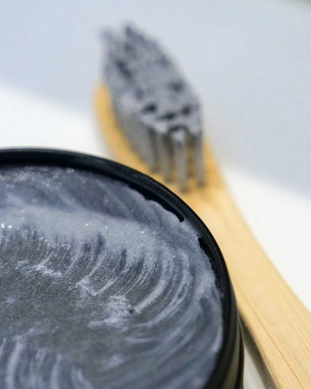 Solid Toothpaste with Activated Charcoal & Mint, 33 g
