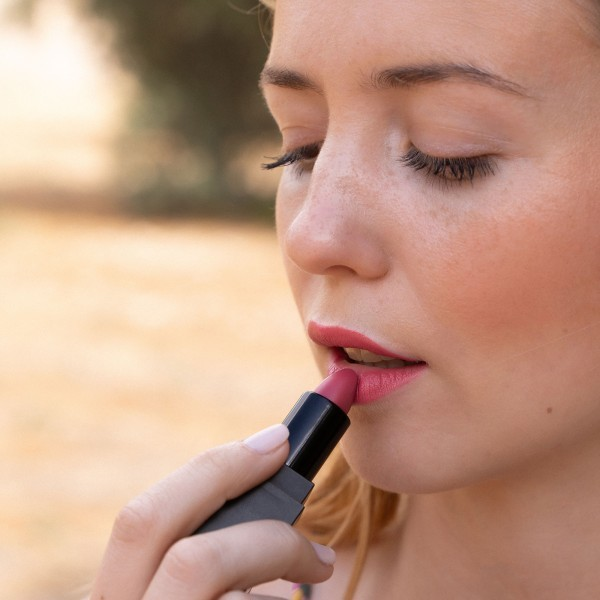 Raspberry Lippenstift – Natürlicher, veganer Lippenbalsam mit Satin-Finish, 4 g